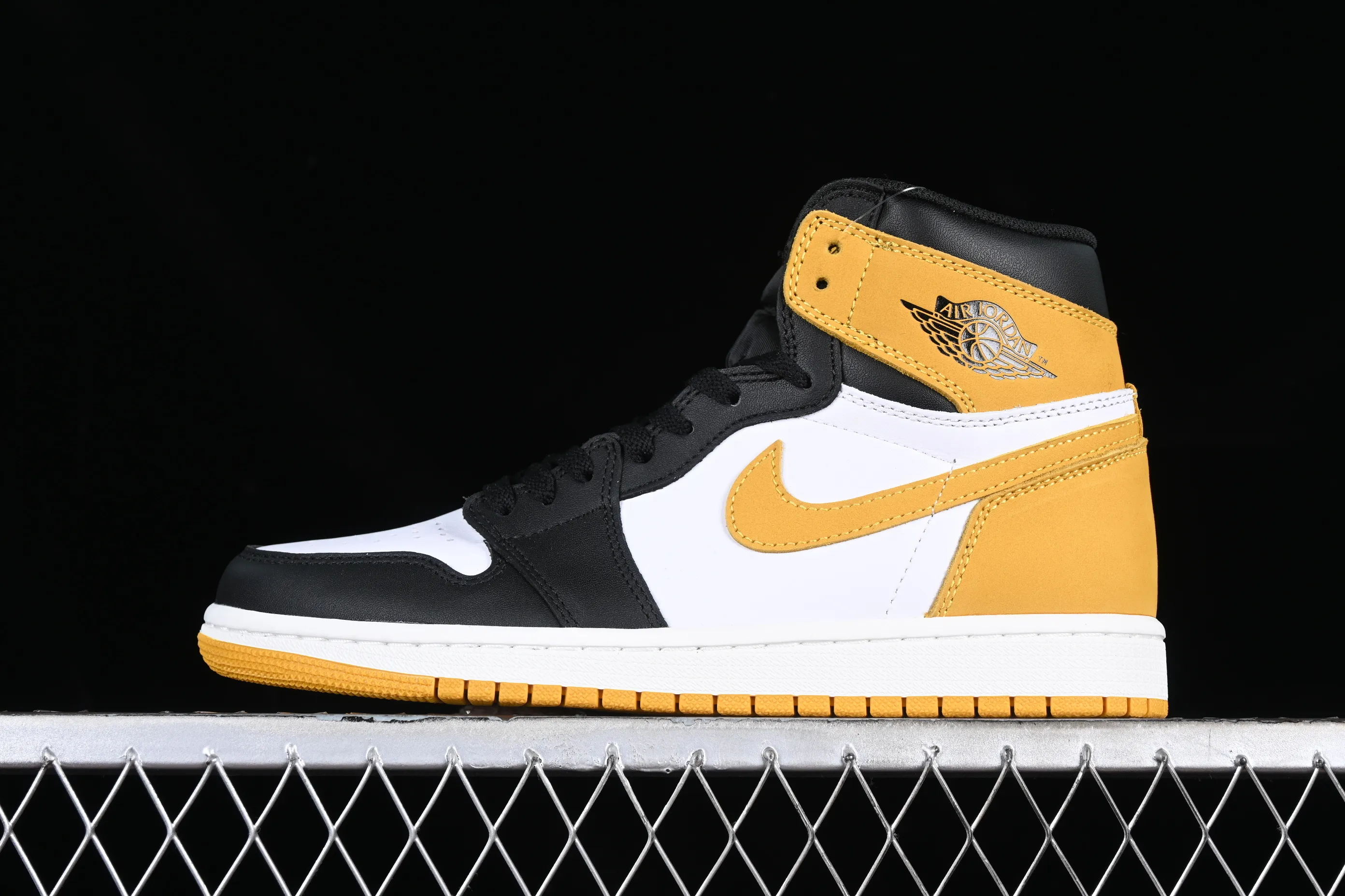 All categories Air Jordan Jordan series basketball shoes Air Jordan 1 High Air Jordan AJ1 Retro High AJ1 Joe 1 six-time champion high-top basketball shoes 555088-109